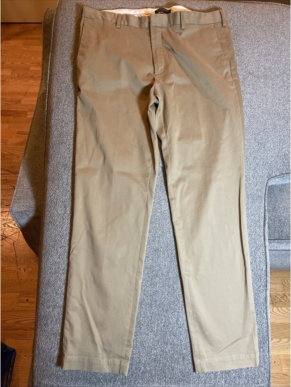 Banana Republic Men’s 38x34 Khaki Dawson Chino Cotton Casual Straight Leg Preppy